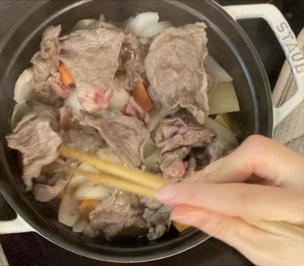 【重ね煮】【炒めない!】トマト肉じゃが 家庭料理の定番アレンジレシピ