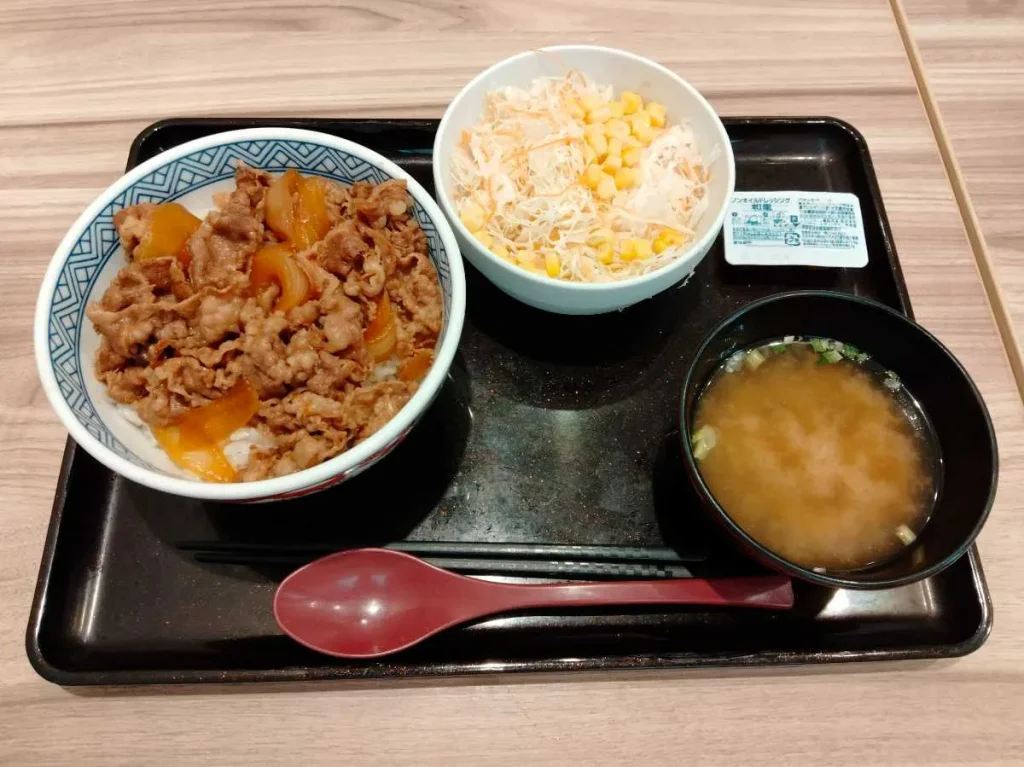 【吉野家】牛丼に添加物は入っている？危険といわれる牛肉の産地や安全性を調査！