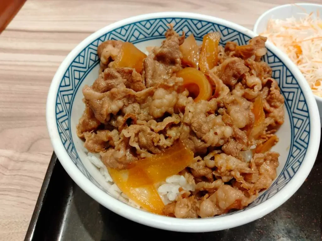 【吉野家】牛丼に添加物は入っている？危険といわれる牛肉の産地や安全性を調査！